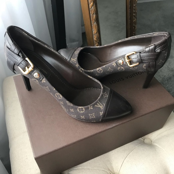 Louis Vuitton Shoes - NWT Louis Vuitton Ebene Mini Lin Barbara Pump